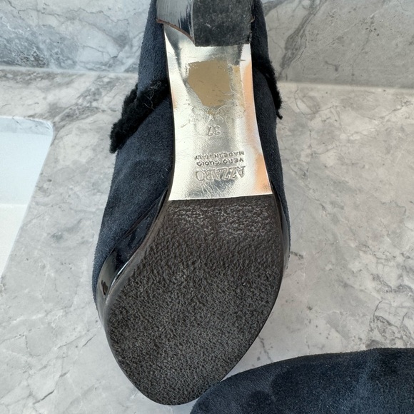 Gently used sheepskin luxury ankle boots. - Picture 3 of 3